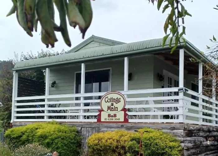 Cottage On Main