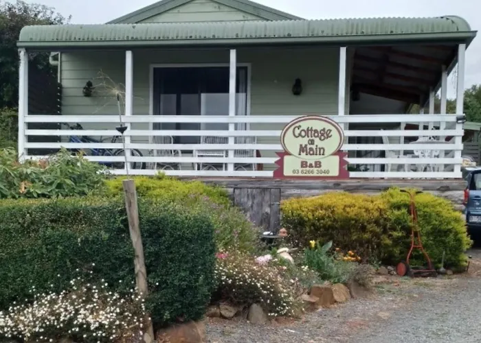 Cottage On Main